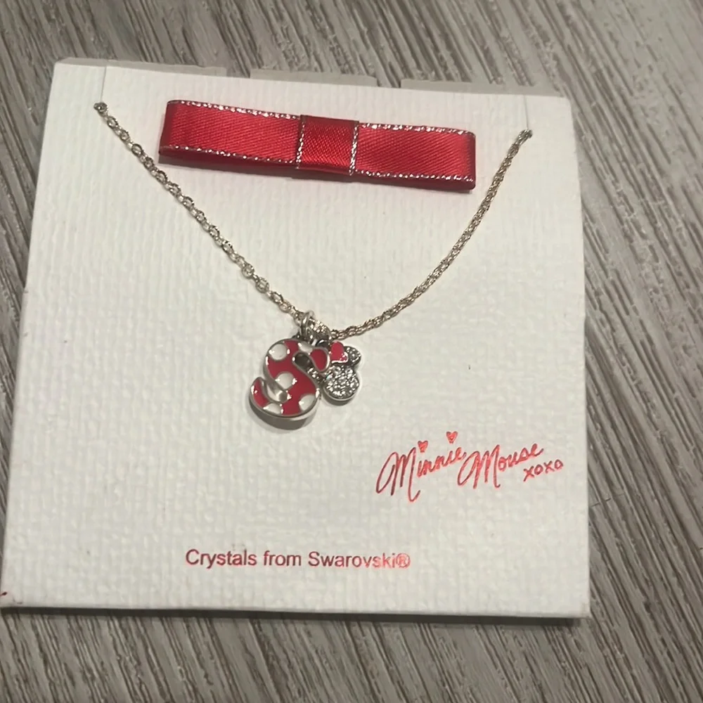 NWT S Minnie Mouse Necklace